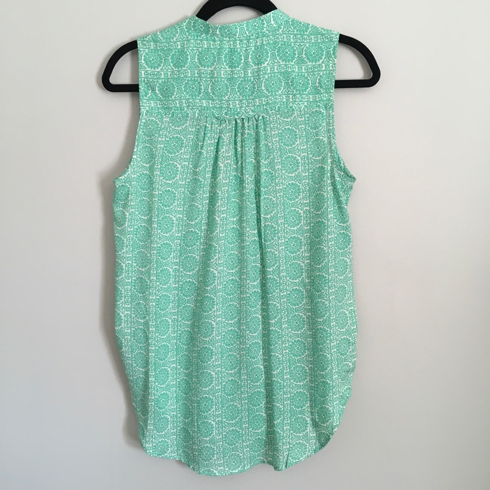 ❌SOLD❌ Anthropologie Mave green button front tank - Picture 4 of 4